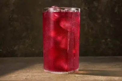 Pomegranate Hibiscus Tea - Naturally Flavored Herbal Tea